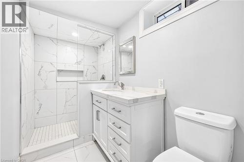 96 Fielding Crescent, Hamilton, ON - Indoor Photo Showing Bathroom