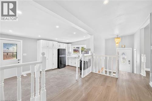 96 Fielding Crescent, Hamilton, ON - Indoor Photo Showing Other Room