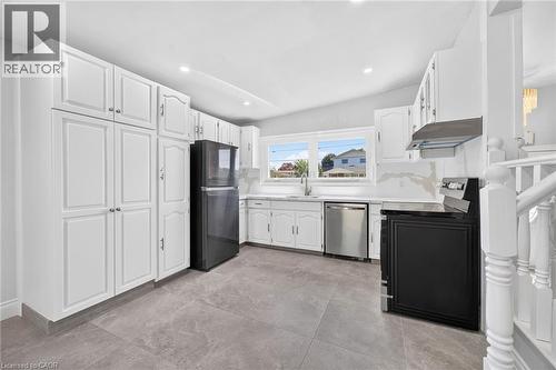 96 Fielding Crescent, Hamilton, ON - Indoor Photo Showing Kitchen