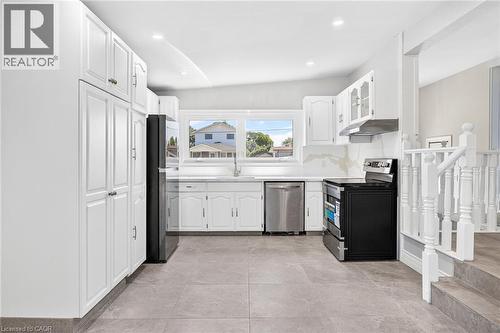 96 Fielding Crescent, Hamilton, ON - Indoor Photo Showing Kitchen