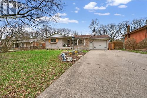 79 PRINCE CHARLES Drive  St. Catharines, ON L2N 3Y8