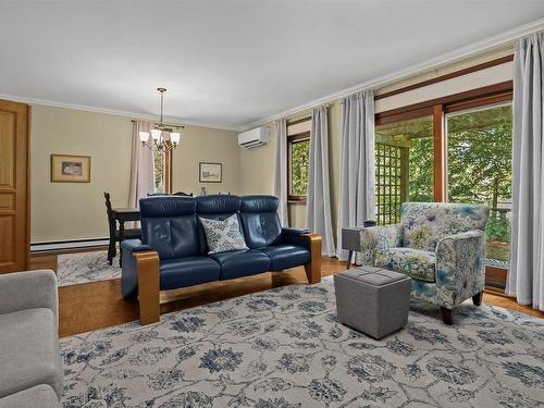 25 Eastwind Drive, Chester, NS - Indoor Photo Showing Living Room
