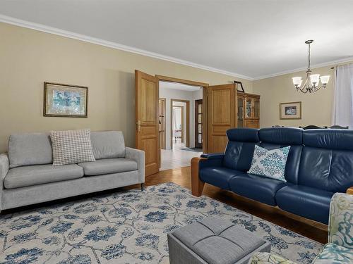 25 Eastwind Drive, Chester, NS - Indoor Photo Showing Living Room