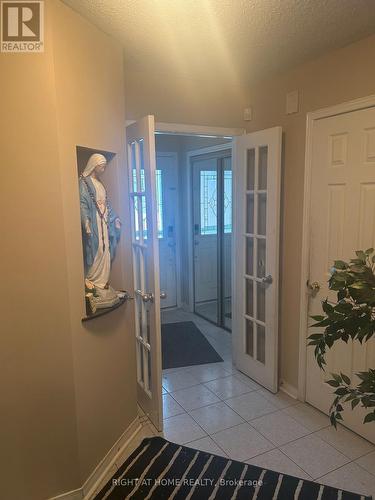 5550 Cosmic Crescent, Mississauga, ON - Indoor Photo Showing Other Room