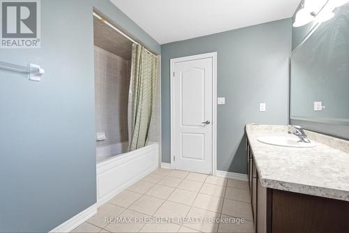 43 Mullholland Avenue, Cambridge, ON - Indoor Photo Showing Bathroom