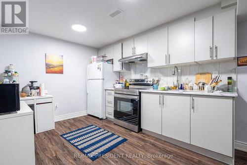 43 Mullholland Avenue, Cambridge, ON - Indoor Photo Showing Kitchen