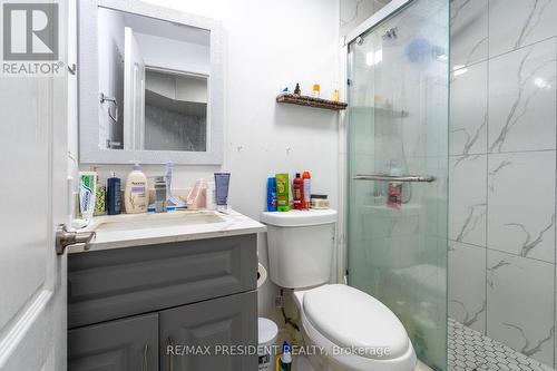 43 Mullholland Avenue, Cambridge, ON - Indoor Photo Showing Bathroom