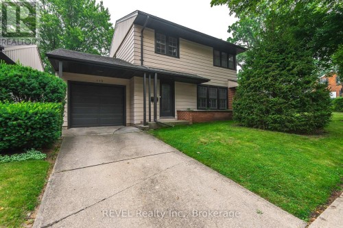 113 ST. PAUL CRESCENT  St. Catharines (Western Hill), ON L2S 1M7