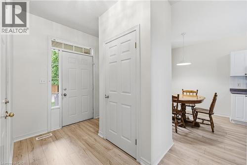98 Sunibel Drive E, Glanbrook, ON - Indoor Photo Showing Other Room