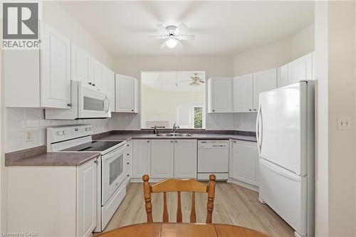 98 Sunibel Drive E, Glanbrook, ON - Indoor Photo Showing Kitchen With Double Sink