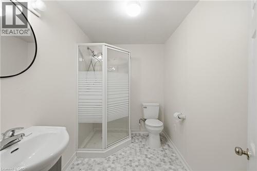 98 Sunibel Drive E, Glanbrook, ON - Indoor Photo Showing Bathroom
