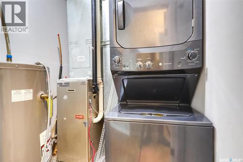 741 Garnet Street, Regina, SK - Indoor Photo Showing Laundry Room