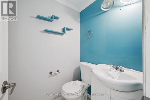628 Willow Road, Guelph (Willow West/Sugarbush/West Acres), ON - Indoor Photo Showing Bathroom