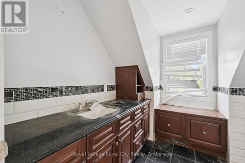 628 Willow Road, Guelph (Willow West/Sugarbush/West Acres), ON - Indoor Photo Showing Bathroom