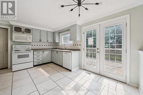 628 Willow Road, Guelph (Willow West/Sugarbush/West Acres), ON - Indoor Photo Showing Kitchen
