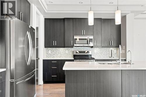 1623 Broadway Avenue, Saskatoon, SK - Indoor Photo Showing Kitchen With Stainless Steel Kitchen With Upgraded Kitchen