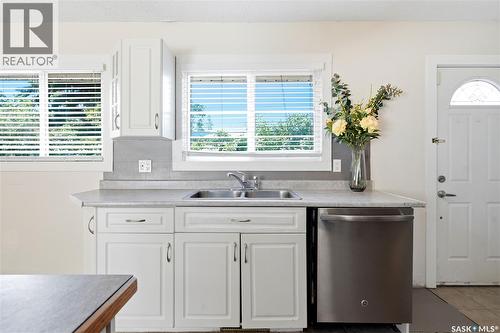 1308 Preston Avenue S, Saskatoon, SK - Indoor Photo Showing Kitchen With Double Sink