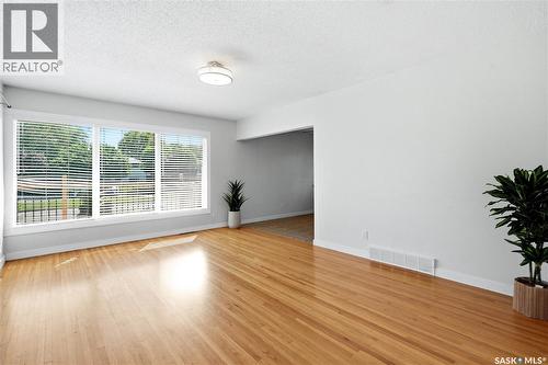 1308 Preston Avenue S, Saskatoon, SK - Indoor