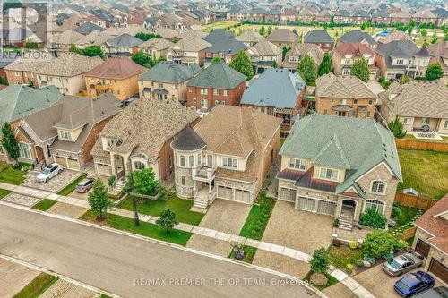 60 Chesney Crescent, Vaughan, ON - Outdoor