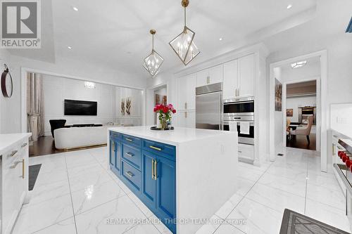 60 Chesney Crescent, Vaughan, ON - Indoor Photo Showing Kitchen