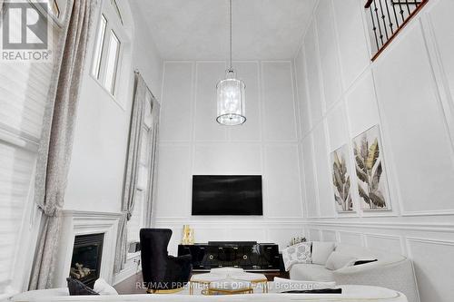 60 Chesney Crescent, Vaughan, ON - Indoor