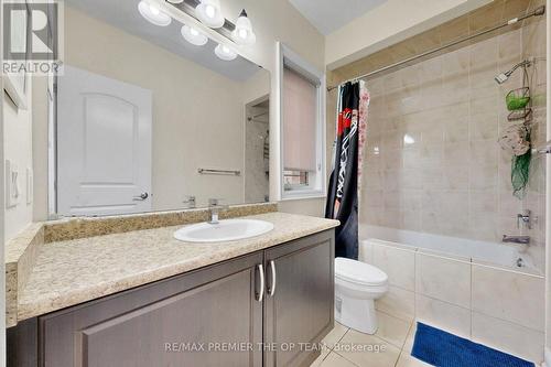 60 Chesney Crescent, Vaughan, ON - Indoor Photo Showing Bathroom