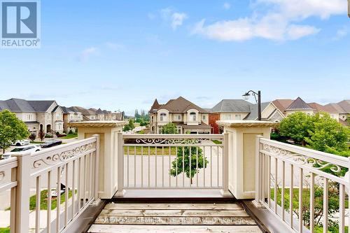 60 Chesney Crescent, Vaughan, ON - Outdoor