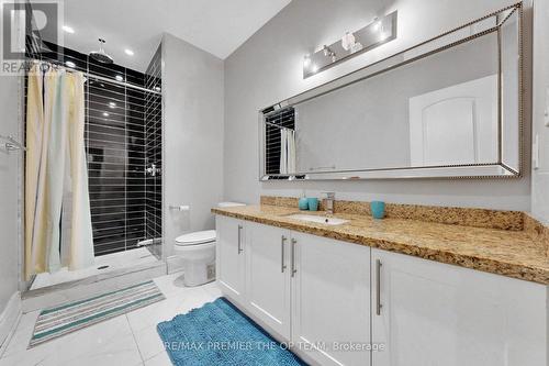 60 Chesney Crescent, Vaughan, ON - Indoor Photo Showing Bathroom