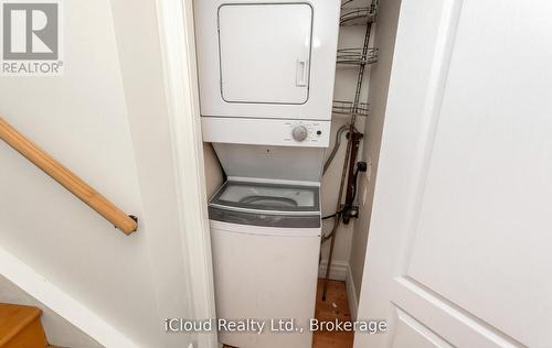 837 - 33 Harbour Square, Toronto, ON - Indoor Photo Showing Laundry Room