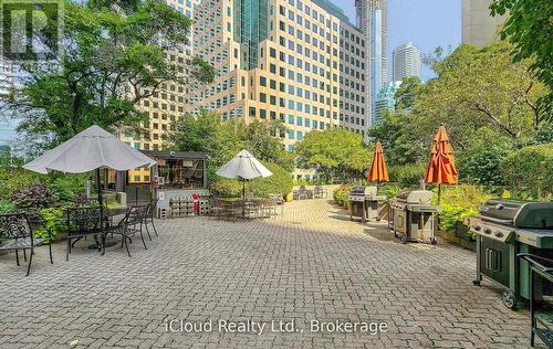837 - 33 Harbour Square, Toronto, ON - Outdoor