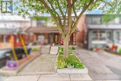 20 ROCKWELL AVENUE Toronto, ON M6N 1N5