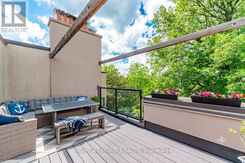 8 - 24 REID DRIVE  Mississauga, ON L5M 2A6