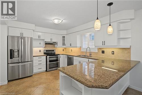 36 Foxmeadow Road, Cambridge, ON - Indoor Photo Showing Kitchen With Upgraded Kitchen
