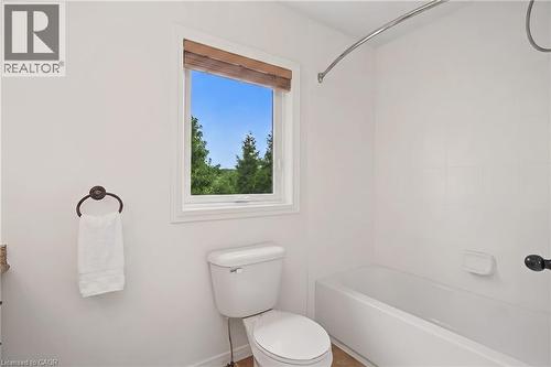 36 Foxmeadow Road, Cambridge, ON - Indoor Photo Showing Bathroom