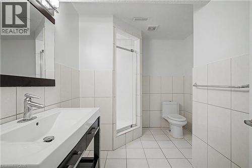36 Foxmeadow Road, Cambridge, ON - Indoor Photo Showing Bathroom