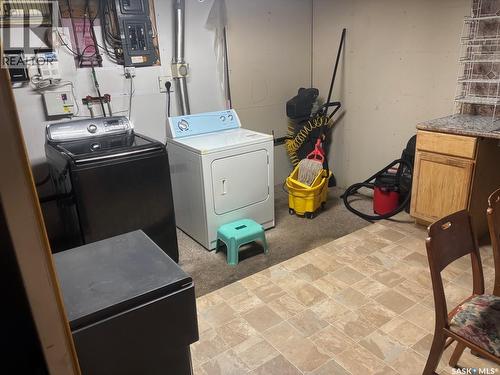 127 Walden Crescent, Regina, SK - Indoor Photo Showing Laundry Room