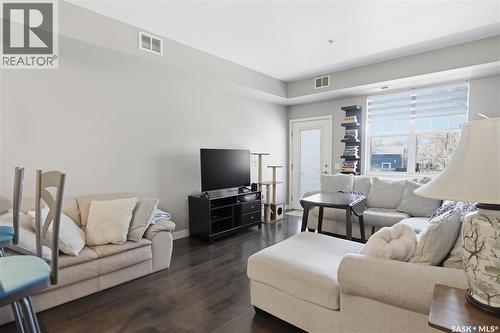 206 2255 Angus Street, Regina, SK - Indoor Photo Showing Living Room