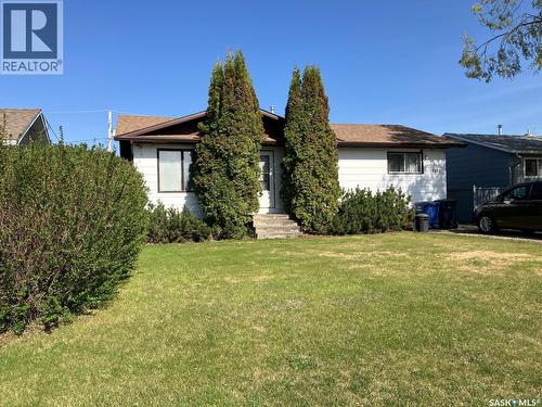 1103 3Rd Street W, Nipawin, SK - Outdoor