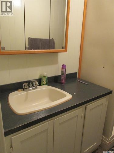 1103 3Rd Street W, Nipawin, SK - Indoor Photo Showing Bathroom