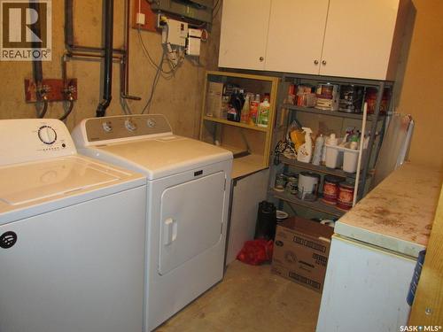 1103 3Rd Street W, Nipawin, SK - Indoor Photo Showing Laundry Room