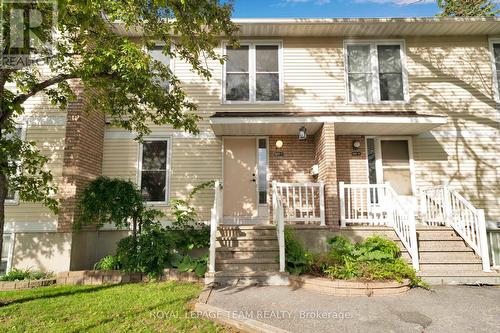 282 DALEHURST DRIVE  Ottawa, ON K2G 4J5