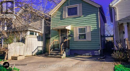 32 EDMUND STREET , St. Catharines (Downtown), Ontario L2R 2G2 2
