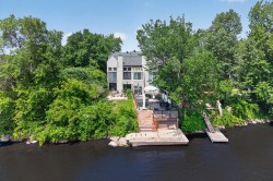 1 71e Avenue Laval (Chomedey), QC H7V 2R4