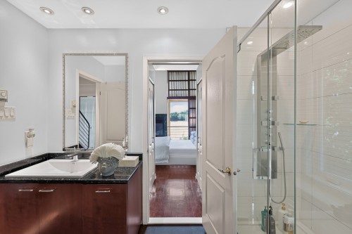 Salle de bains - 1 71E Avenue, Laval (Chomedey), QC - Indoor Photo Showing Bathroom