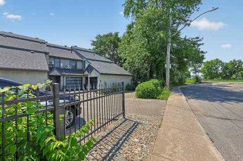 Rue - 1 71E Avenue, Laval (Chomedey), QC - Outdoor