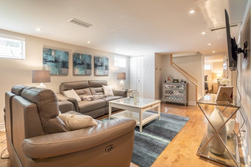 Salle de jeux - 108 Av. Angell, Beaconsfield, QC - Indoor Photo Showing Living Room