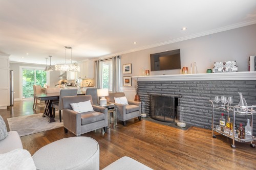 Salon - 108 Av. Angell, Beaconsfield, QC - Indoor Photo Showing Living Room With Fireplace