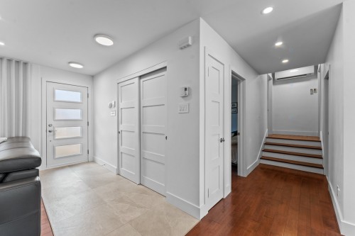Mud Room - 237 Av. Vinet, Dorval, QC - Indoor Photo Showing Other Room
