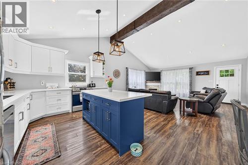 967 4Th Line, Caledonia, ON - Indoor Photo Showing Kitchen With Upgraded Kitchen