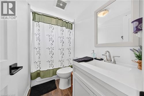 967 4Th Line, Caledonia, ON - Indoor Photo Showing Bathroom
